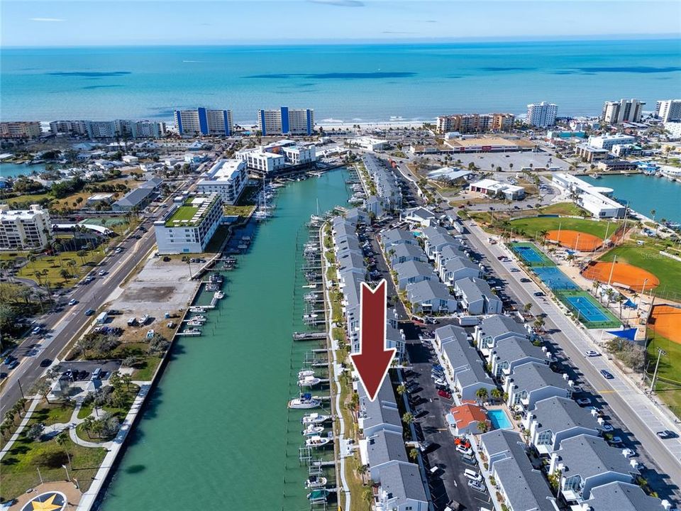 En Venta: $479,900 (2 camas, 2 baños, 915 Pies cuadrados)