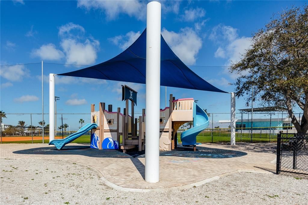 En Venta: $479,900 (2 camas, 2 baños, 915 Pies cuadrados)