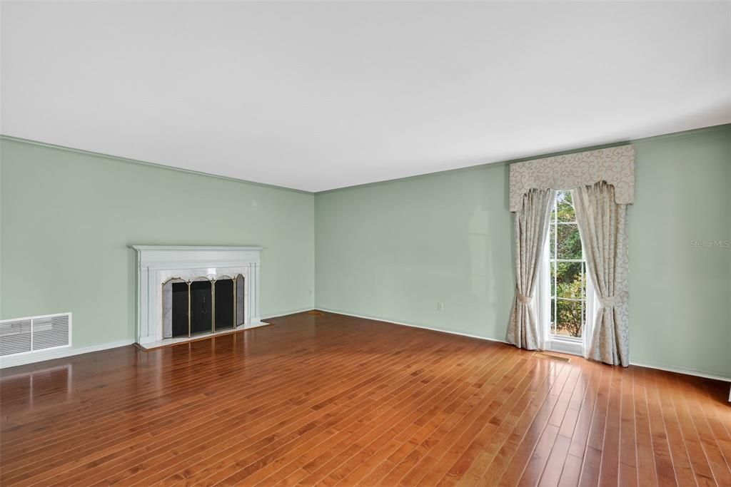 En Venta: $750,000 (4 camas, 4 baños, 3815 Pies cuadrados)