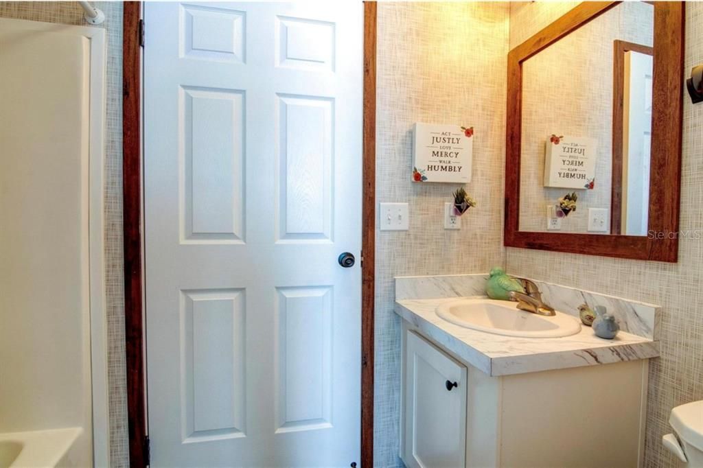 На продажу: $159,900 (3 спален, 2 ванн, 1140 Квадратных фут)