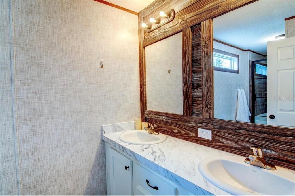 На продажу: $159,900 (3 спален, 2 ванн, 1140 Квадратных фут)