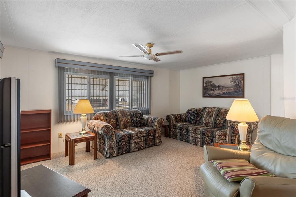 На продажу: $149,900 (2 спален, 2 ванн, 960 Квадратных фут)