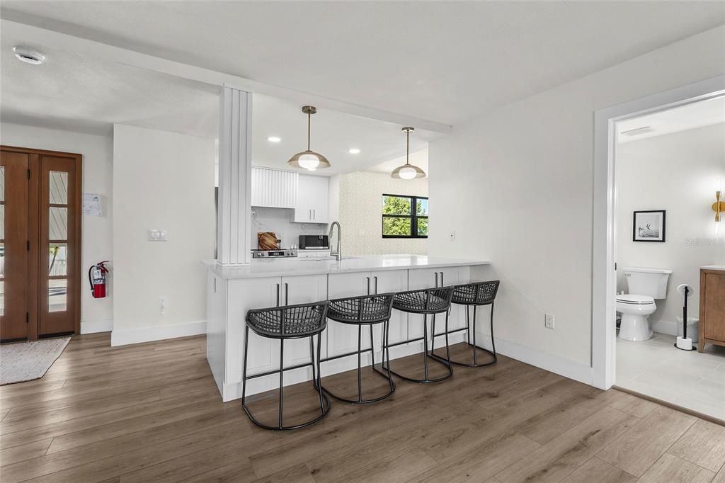 Activo con contrato: $2,995,000 (4 camas, 4 baños, 2606 Pies cuadrados)