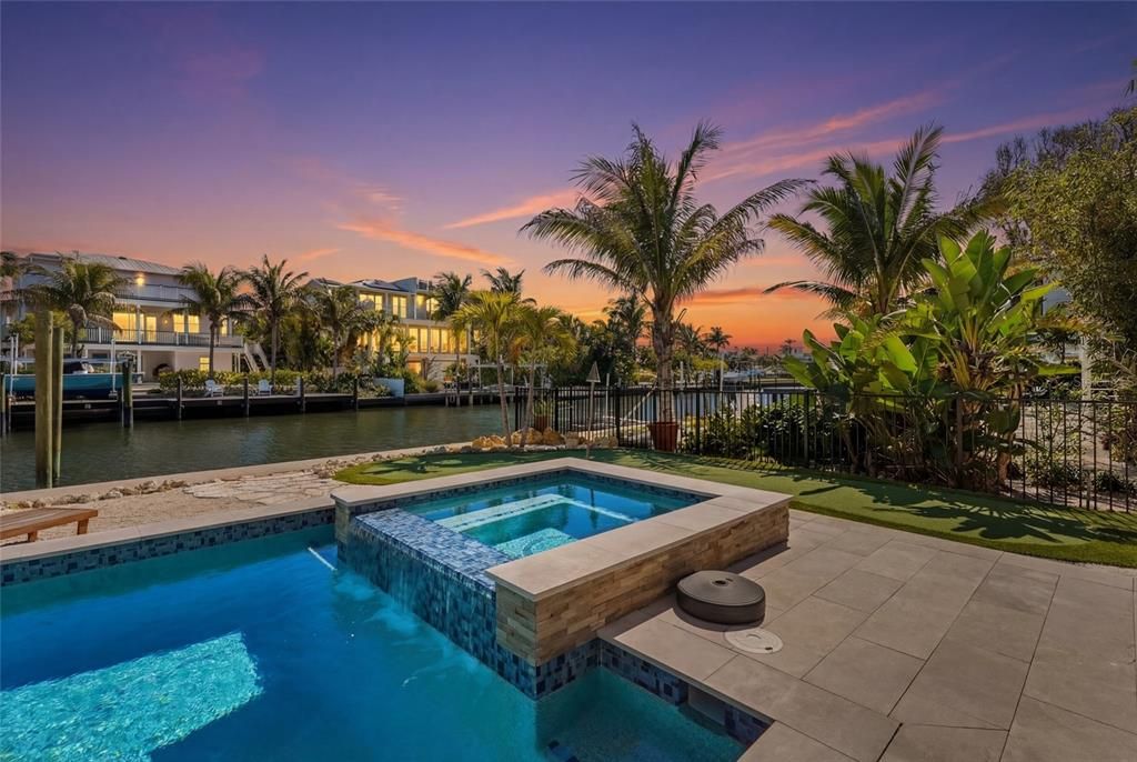 Activo con contrato: $2,995,000 (4 camas, 4 baños, 2606 Pies cuadrados)