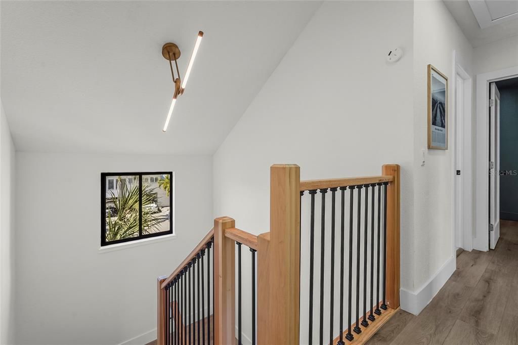 Activo con contrato: $2,995,000 (4 camas, 4 baños, 2606 Pies cuadrados)