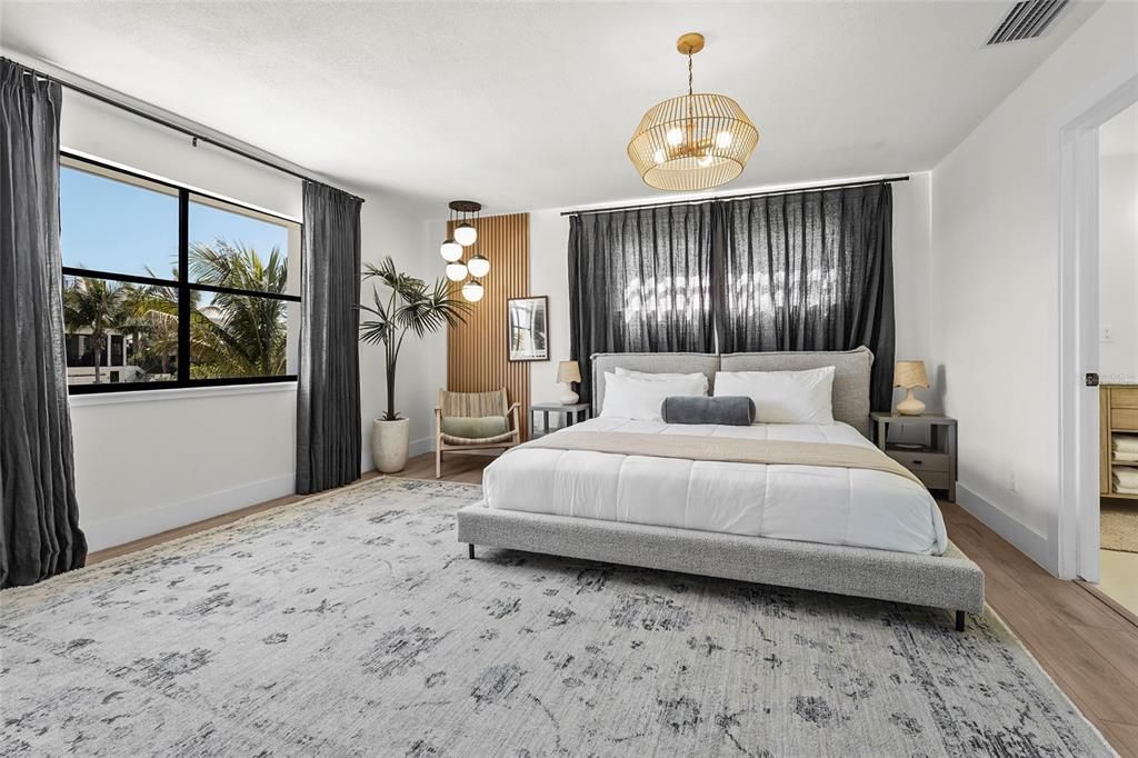 Activo con contrato: $2,995,000 (4 camas, 4 baños, 2606 Pies cuadrados)