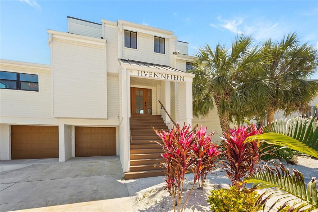 Activo con contrato: $2,995,000 (4 camas, 4 baños, 2606 Pies cuadrados)