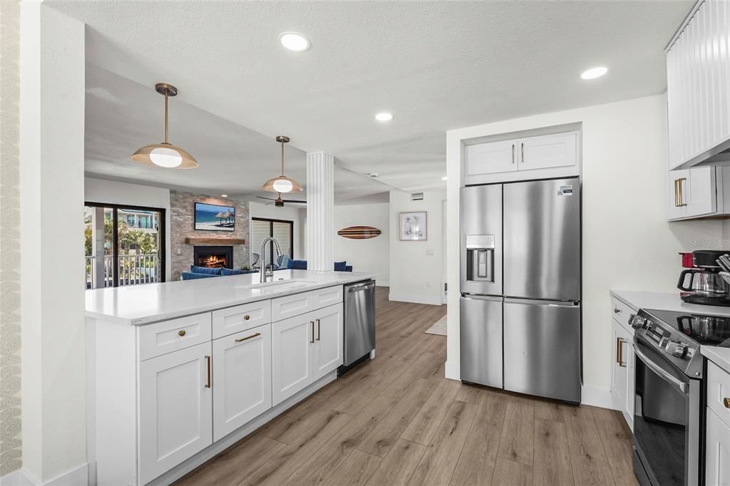 Activo con contrato: $2,995,000 (4 camas, 4 baños, 2606 Pies cuadrados)