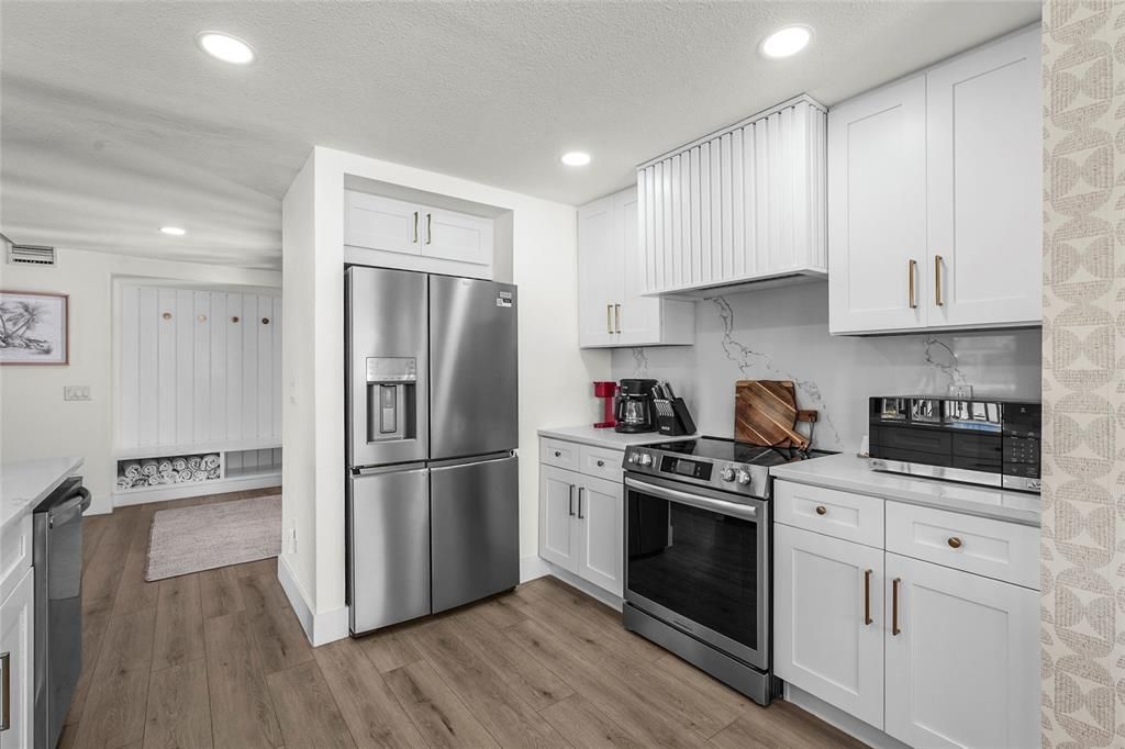 Activo con contrato: $2,995,000 (4 camas, 4 baños, 2606 Pies cuadrados)
