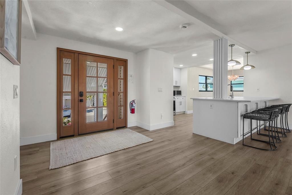 Activo con contrato: $2,995,000 (4 camas, 4 baños, 2606 Pies cuadrados)