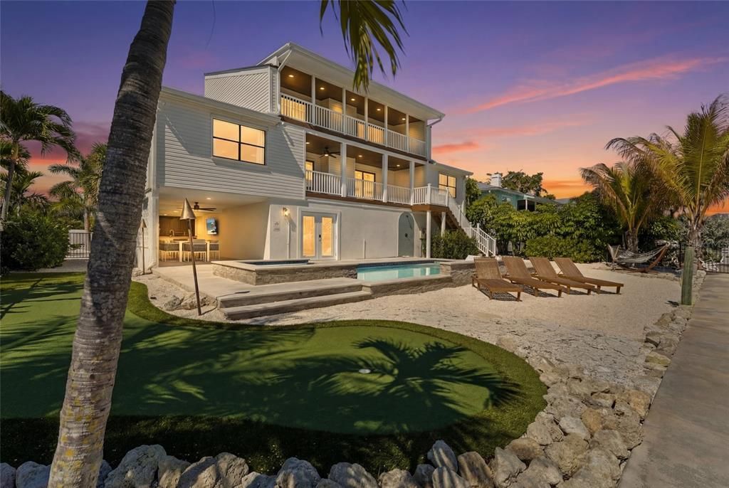Activo con contrato: $2,995,000 (4 camas, 4 baños, 2606 Pies cuadrados)