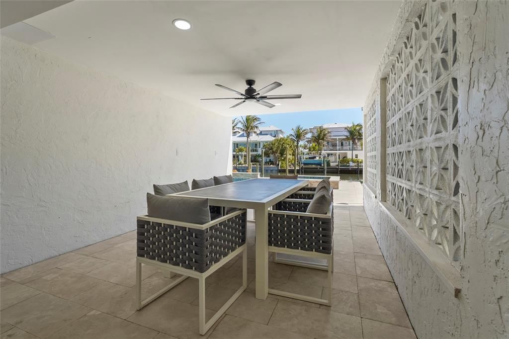 Activo con contrato: $2,995,000 (4 camas, 4 baños, 2606 Pies cuadrados)