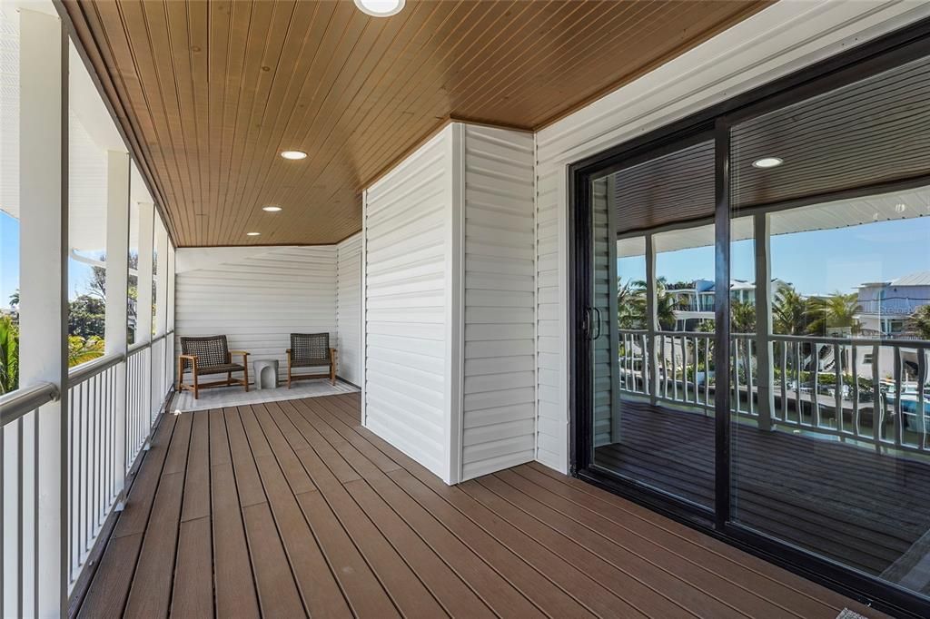 Activo con contrato: $2,995,000 (4 camas, 4 baños, 2606 Pies cuadrados)