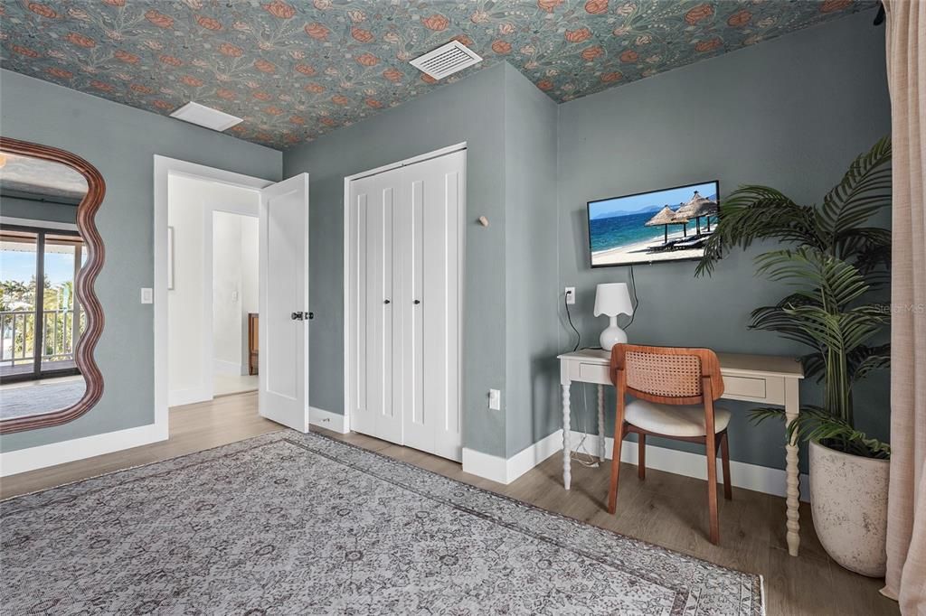 Activo con contrato: $2,995,000 (4 camas, 4 baños, 2606 Pies cuadrados)