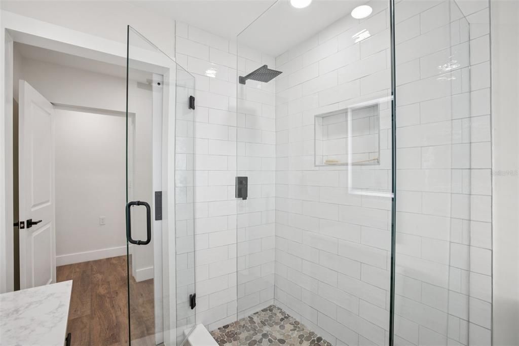For Rent: $5,500 (3 beds, 2 baths, 1658 Square Feet)