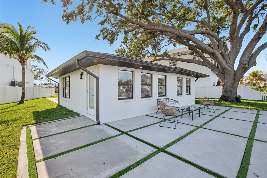 For Rent: $5,500 (3 beds, 2 baths, 1658 Square Feet)