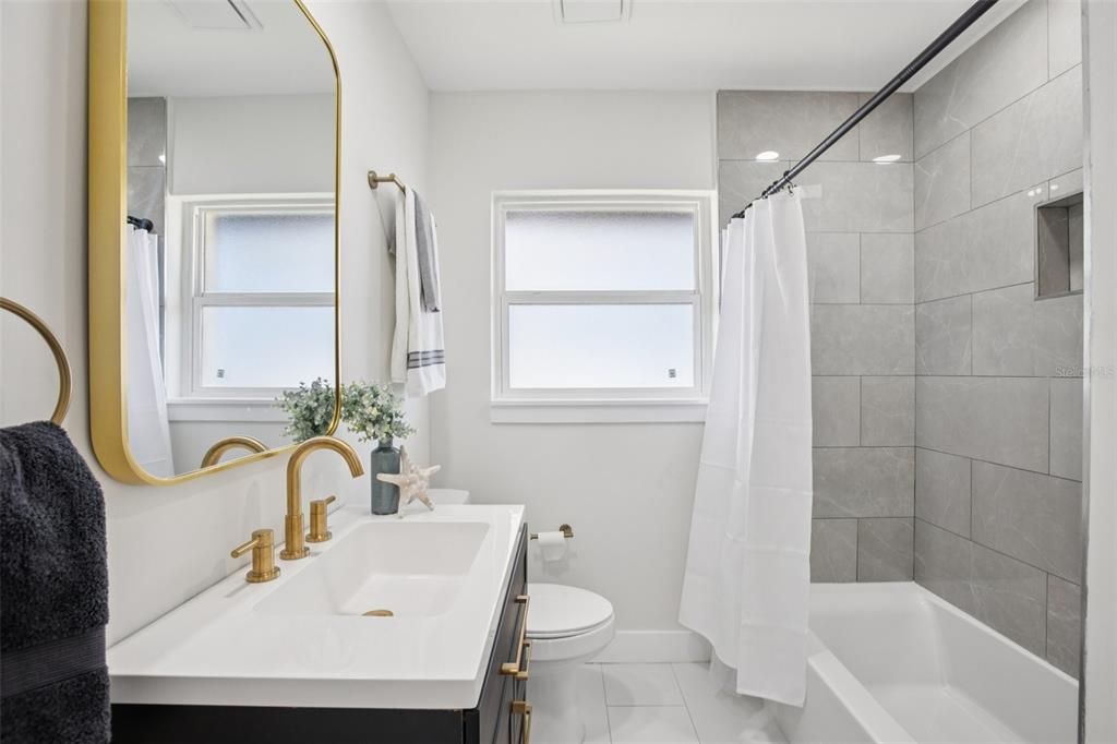 For Rent: $5,500 (3 beds, 2 baths, 1658 Square Feet)