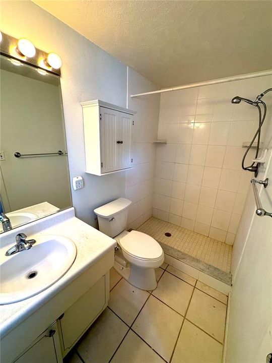 En Venta: $265,000 (4 camas, 2 baños, 1660 Pies cuadrados)