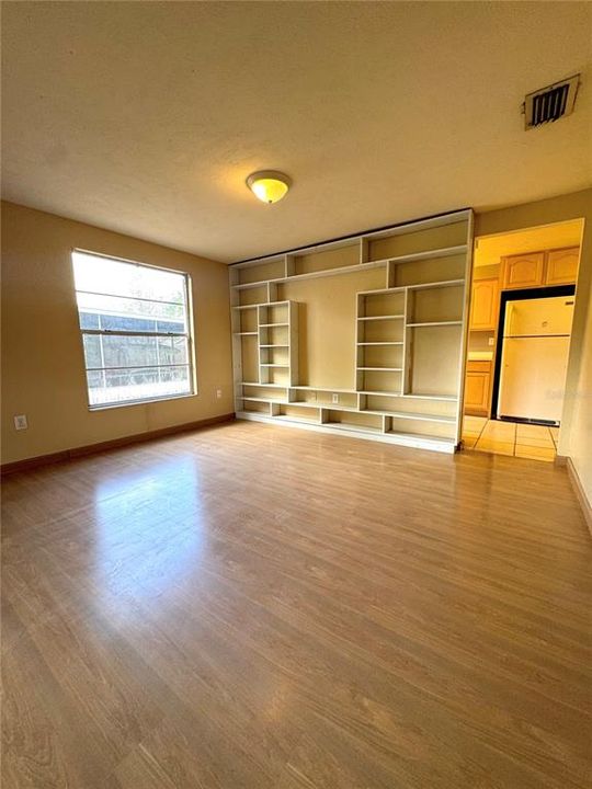En Venta: $265,000 (4 camas, 2 baños, 1660 Pies cuadrados)