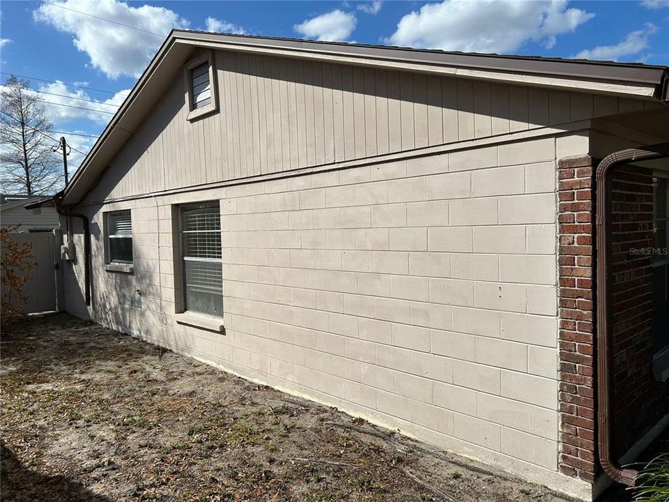 En Venta: $265,000 (4 camas, 2 baños, 1660 Pies cuadrados)
