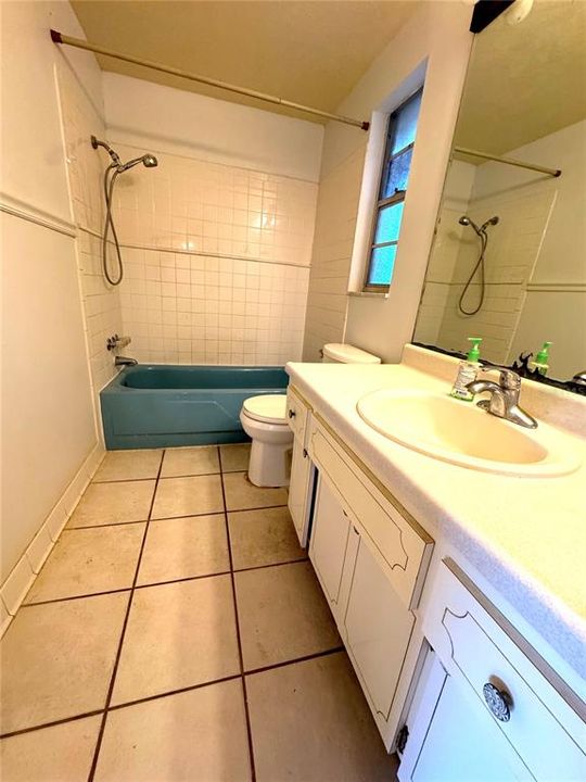 En Venta: $265,000 (4 camas, 2 baños, 1660 Pies cuadrados)