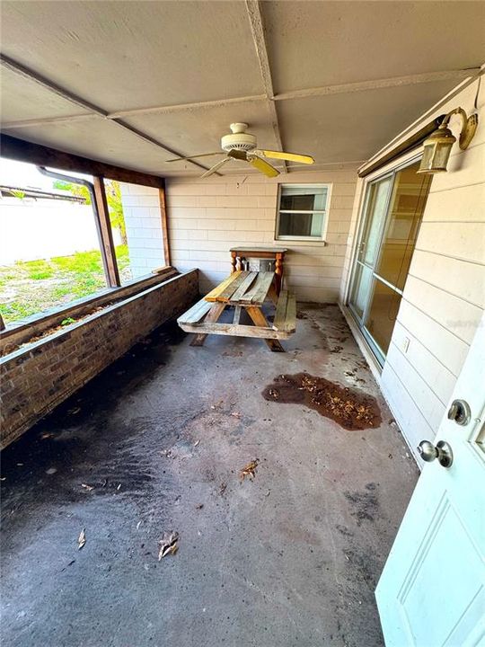 En Venta: $265,000 (4 camas, 2 baños, 1660 Pies cuadrados)