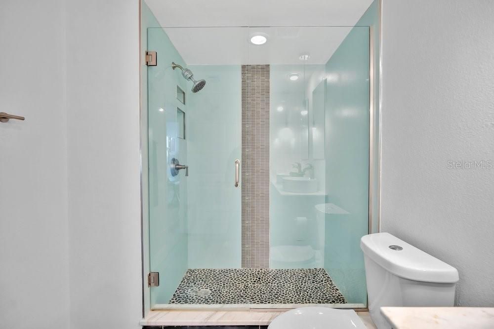 En Venta: $425,000 (2 camas, 2 baños, 1150 Pies cuadrados)