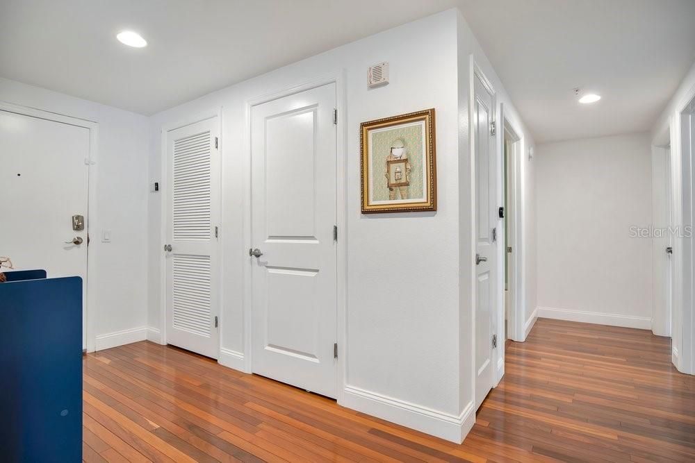 En Venta: $425,000 (2 camas, 2 baños, 1150 Pies cuadrados)