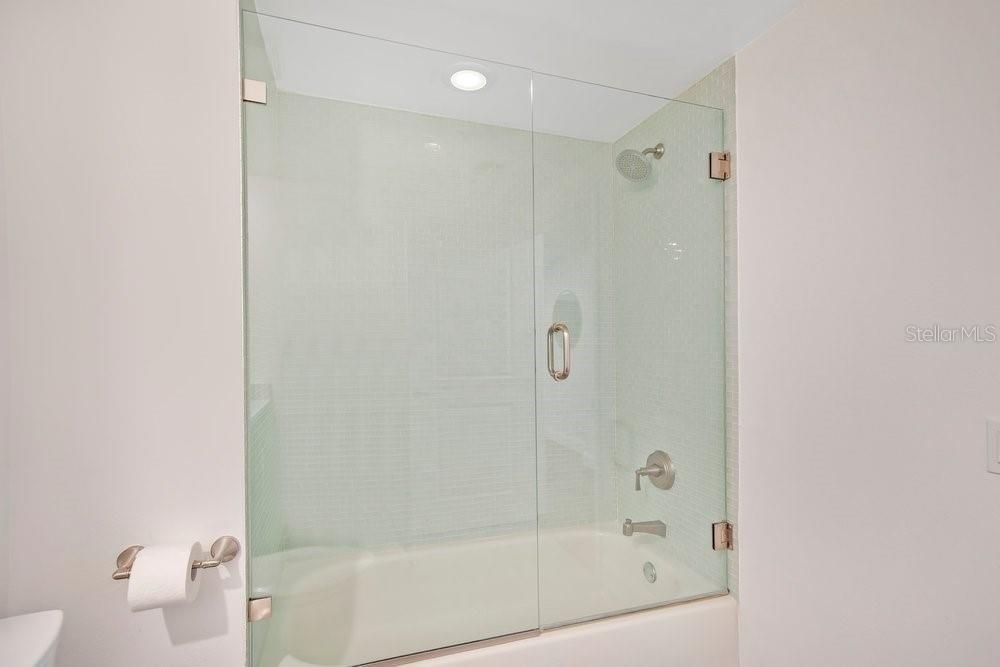 En Venta: $425,000 (2 camas, 2 baños, 1150 Pies cuadrados)