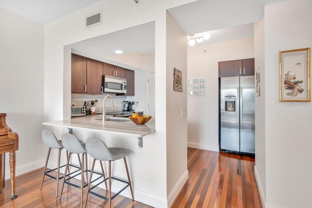 En Venta: $425,000 (2 camas, 2 baños, 1150 Pies cuadrados)