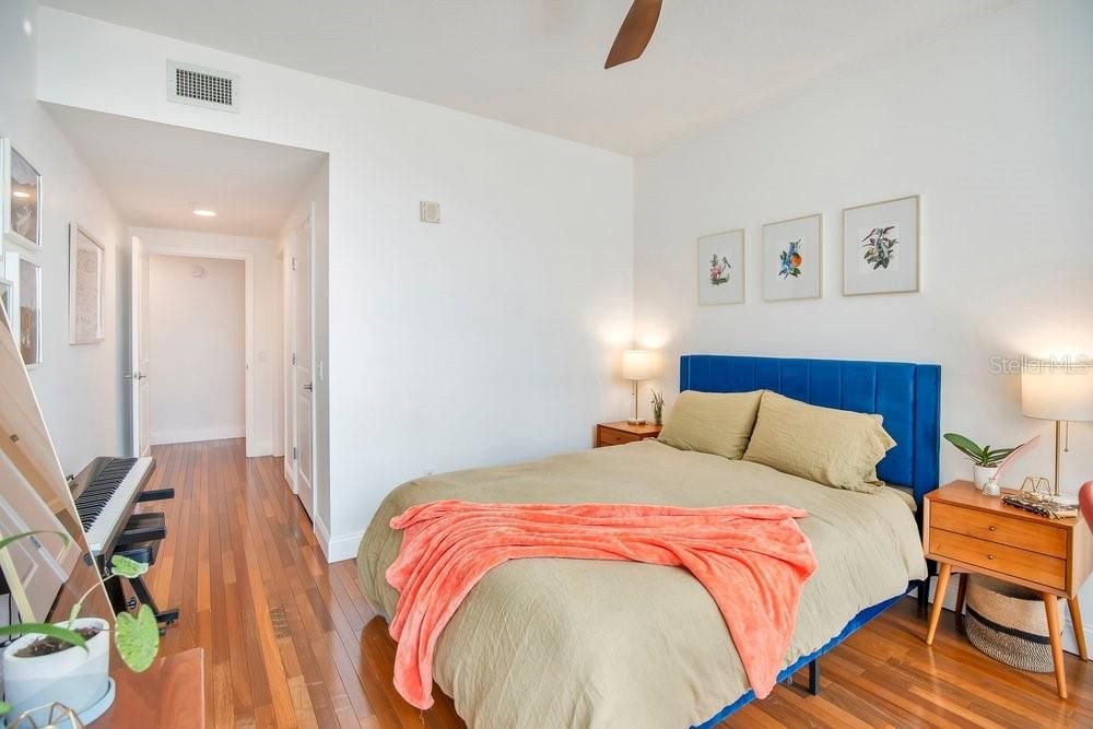 En Venta: $425,000 (2 camas, 2 baños, 1150 Pies cuadrados)