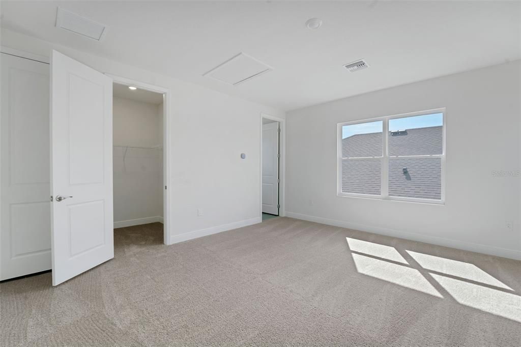 Activo con contrato: $614,990 (4 camas, 4 baños, 3099 Pies cuadrados)