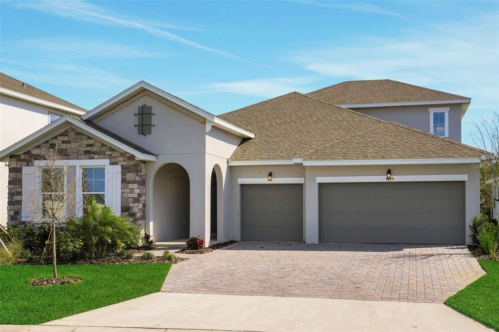 Activo con contrato: $614,990 (4 camas, 4 baños, 3099 Pies cuadrados)
