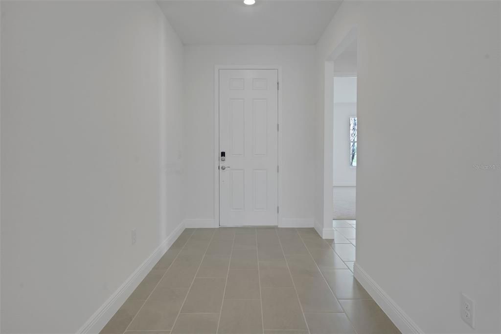 Activo con contrato: $614,990 (4 camas, 4 baños, 3099 Pies cuadrados)