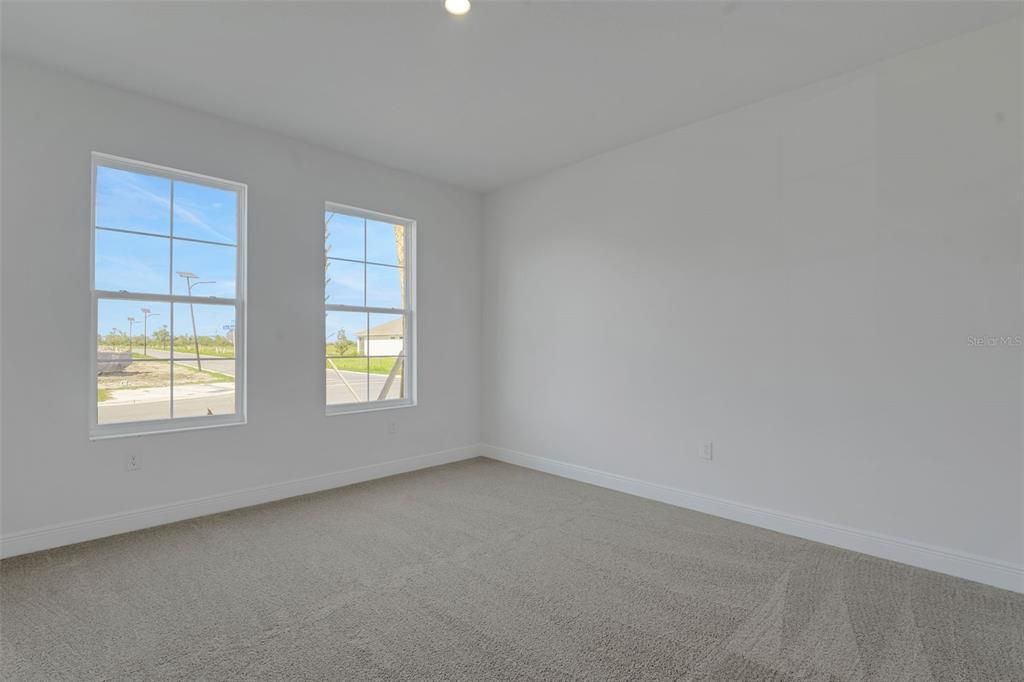 Activo con contrato: $614,990 (4 camas, 4 baños, 3099 Pies cuadrados)