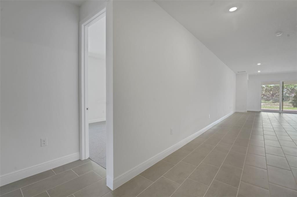 Activo con contrato: $614,990 (4 camas, 4 baños, 3099 Pies cuadrados)