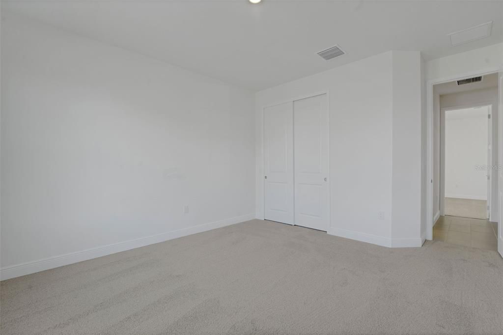 Activo con contrato: $614,990 (4 camas, 4 baños, 3099 Pies cuadrados)