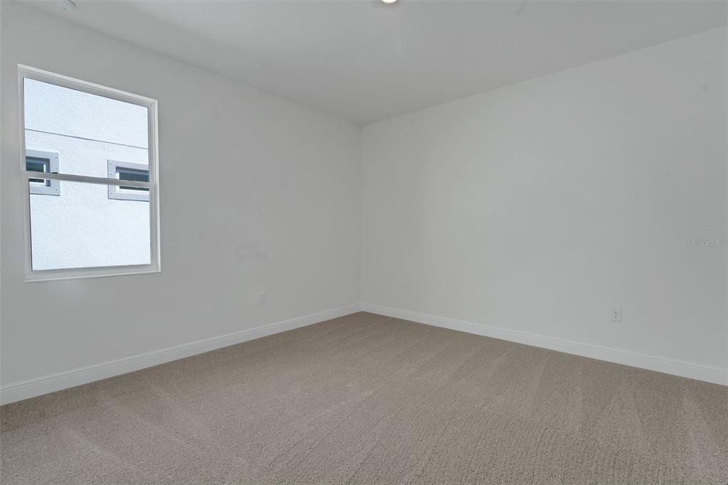 Activo con contrato: $614,990 (4 camas, 4 baños, 3099 Pies cuadrados)