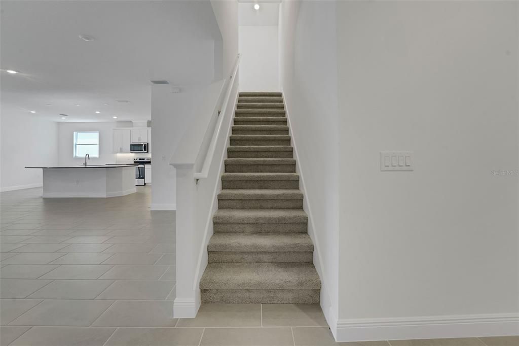 Activo con contrato: $614,990 (4 camas, 4 baños, 3099 Pies cuadrados)