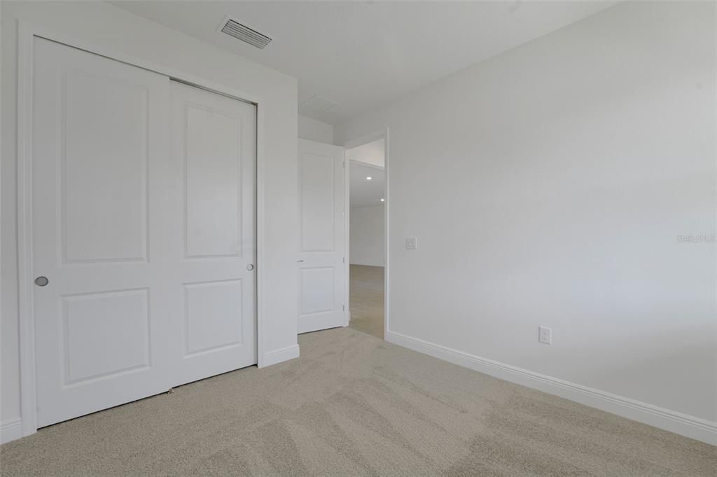 Activo con contrato: $614,990 (4 camas, 4 baños, 3099 Pies cuadrados)