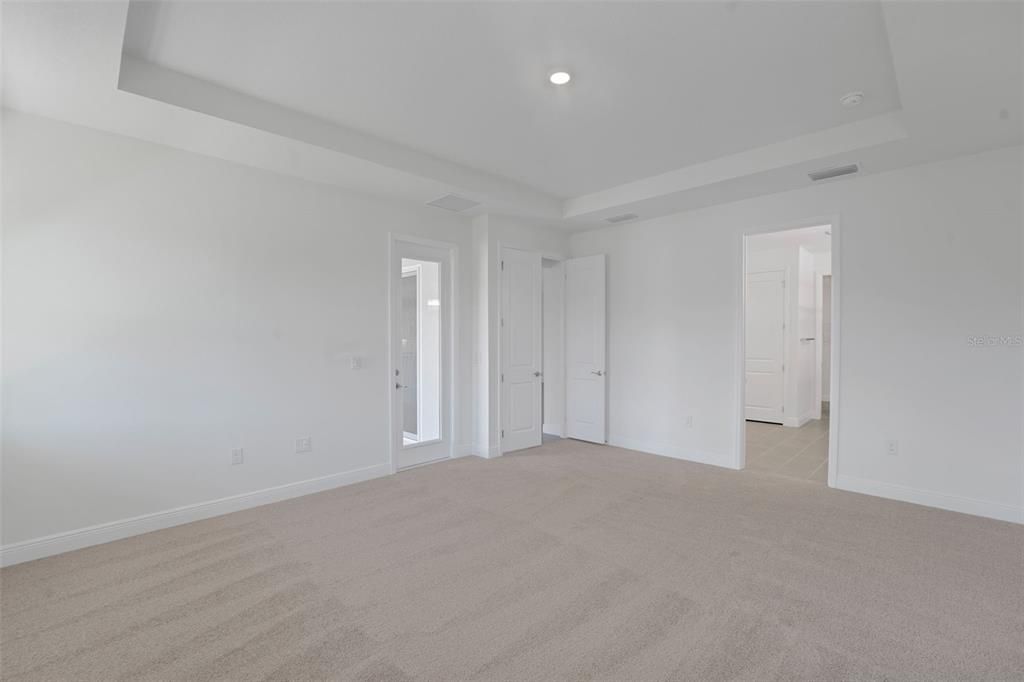 Activo con contrato: $614,990 (4 camas, 4 baños, 3099 Pies cuadrados)
