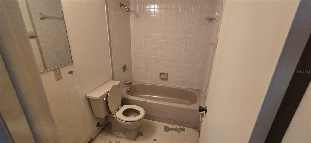 For Sale: $170,000 (2 beds, 2 baths, 1160 Square Feet)