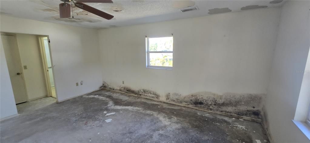 For Sale: $170,000 (2 beds, 2 baths, 1160 Square Feet)