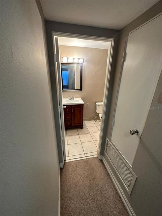 Active With Contract: $950 (1 beds, 1 baths, 650 Square Feet)