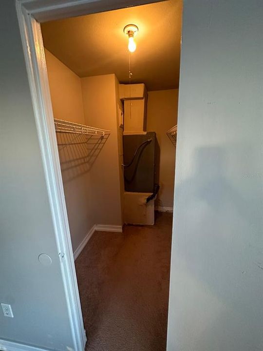 Active With Contract: $950 (1 beds, 1 baths, 650 Square Feet)