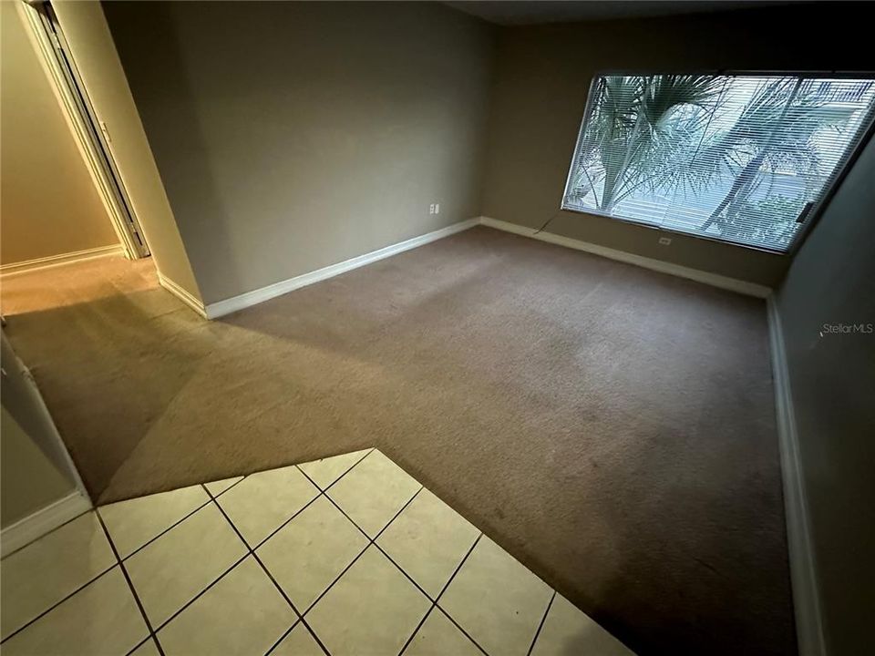Active With Contract: $950 (1 beds, 1 baths, 650 Square Feet)
