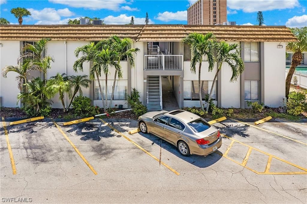 Active With Contract: $950 (1 beds, 1 baths, 650 Square Feet)