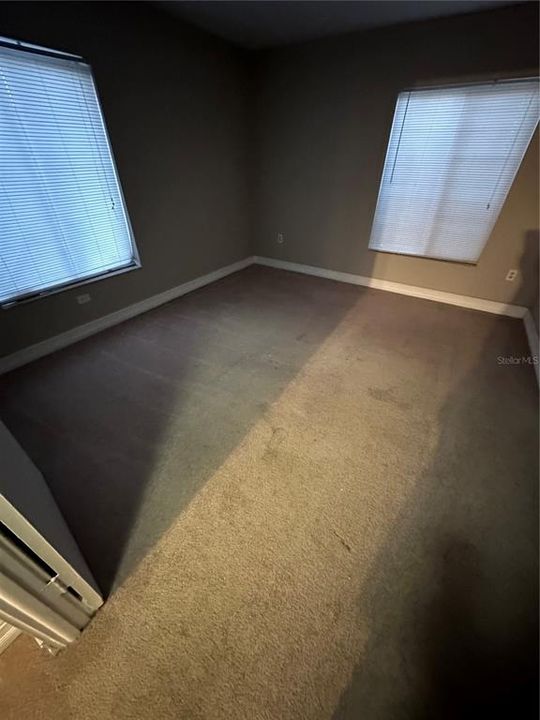 Active With Contract: $950 (1 beds, 1 baths, 650 Square Feet)