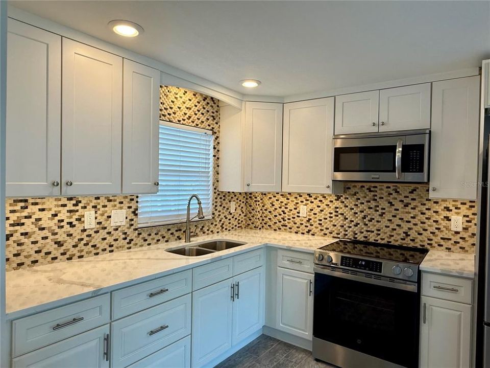 Active With Contract: $99,999 (1 beds, 1 baths, 760 Square Feet)