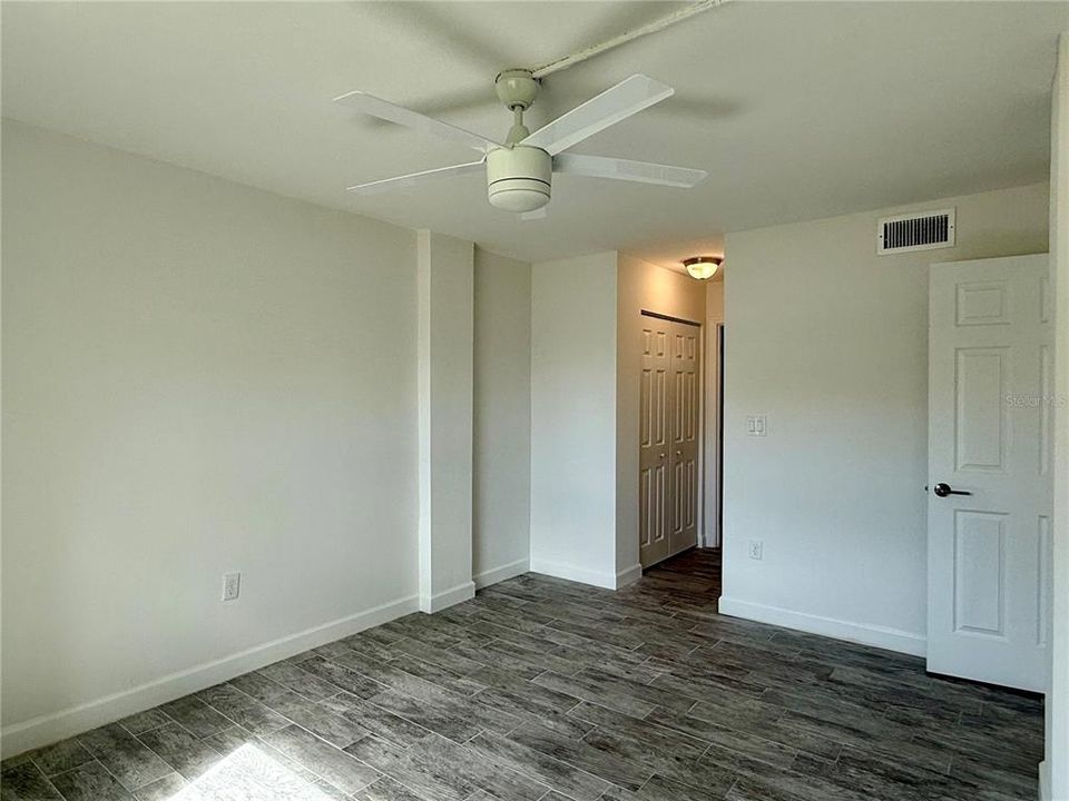 Active With Contract: $99,999 (1 beds, 1 baths, 760 Square Feet)